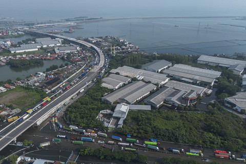 Banjir Kaligawe Semarang Lumpuh Total 4 Hari, Ini Penyebab dan Dampak Mengerikannya!