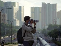 Mereka Hidup dari Foto Acak di CFD, Tapi Rezekinya Bikin Kagum