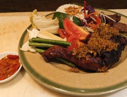 Ayam Barica: Kolaborasi Gurih Manado & Jawa Timur yang Bikin Ketagihan