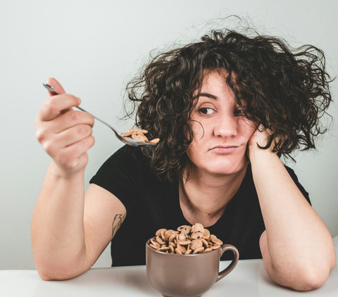 Emotional Eating di Kampus: 5 Cara Ampuh Hentikan Kebiasaan Makan Saat Stres!
