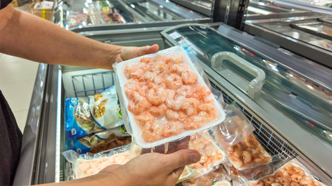 Mengapa Harga Udang yang Naik Justru Bisa Bikin Petambak Bangkrut?