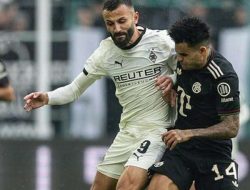 Bayern Hancurkan Gladbach 0-3: Kartu Merah di Menit 19 Jadi Titik Balik Tragis!