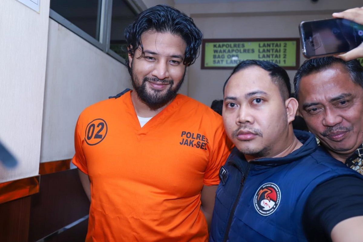 Cinta Lintas Jeruji Ammar Zoni & Dokter Kamelia Pupus Gara-gara Pindah ke Nusakambangan