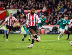 Liverpool Hancur Lebur! Brentford Libas The Reds 3-2 di Laga Penuh Kejutan