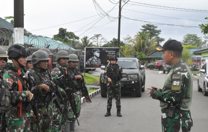 Dandim 1710/Mimika Turun Langsung, Ini yang Ditemukan di Jalan Trans Nabire Iwaka