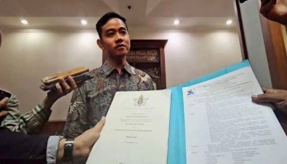 Skandal Ijazah Gibran Terbongkar: Skenario Tersistematis Loloskan Cawapres 3 Tahun di Bawah Umur!