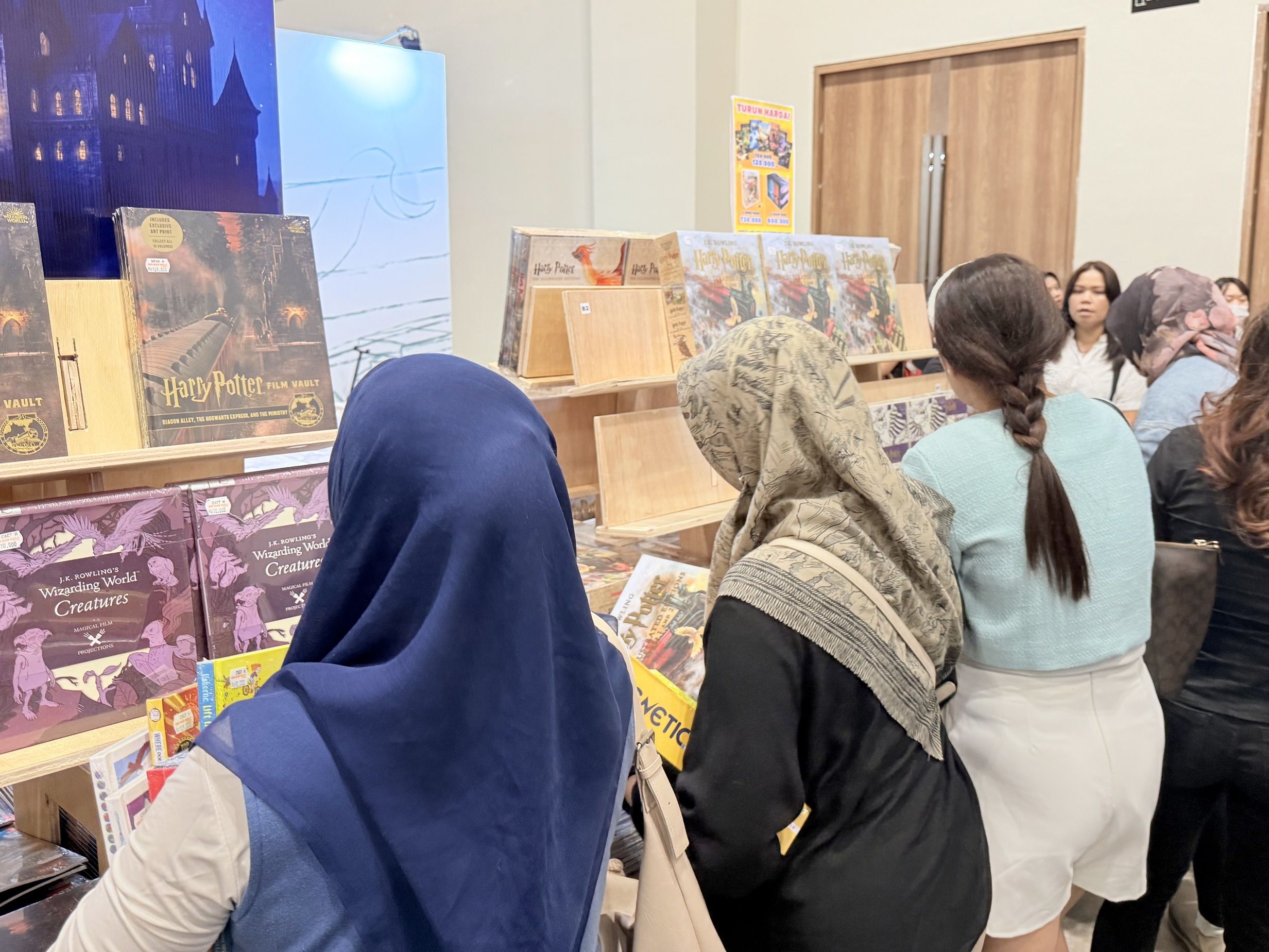 Big Bad Wolf Jakarta 2025 Buka 24 Jam! Dapatkan Buku Diskon 90% & Berkesempatan Menang Mobil Listrik