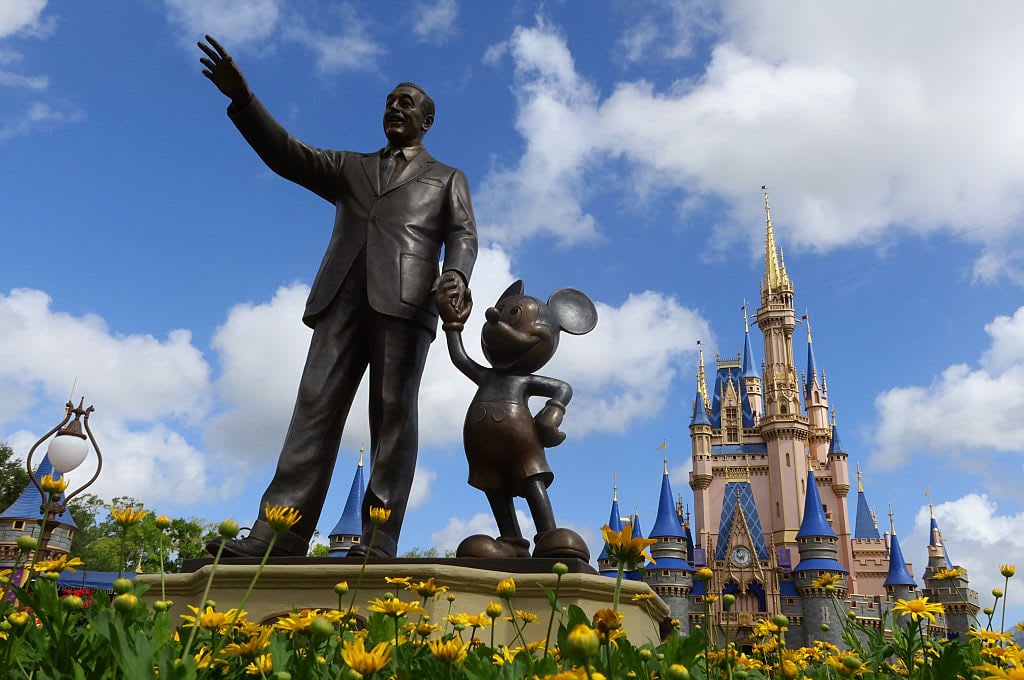 3 Kematian Misterius di Disney World yang Bikin Merinding: Apa yang Sebenarnya Terjadi di Balik Tirai Tempat Paling Bahagia di Bumi?
