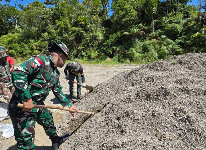Kodim Yahukimo Ubah Nasib 2 Keluarga Papua dengan Renovasi Rumah Tak Layak Huni, Hasilnya Bikin Haru!