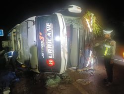 Tragedi Malam di Tol Batang: Bus PO Haryanto Terguling, 3 Tewas dan 20 Luka-luka Akibat Hujan Deras