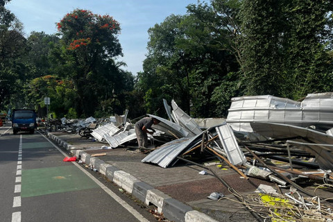 Pasar Barito Dibongkar, Nasib Pedagang Hewan Berakhir dengan Tangis dan Kerugian