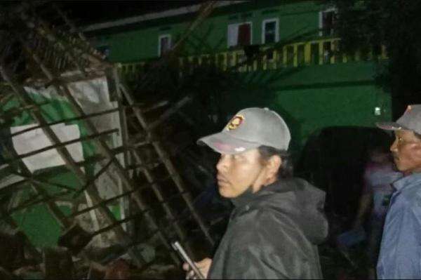 Santriwati Tewas Tertimpa Longsor di Ponpes Bandung Barat: Kronologi Mencekam yang Bikin Ngeri