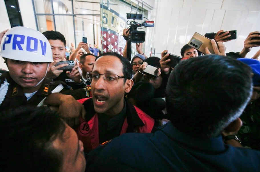 Misteri Grup WA Mas Menteri Core Team Nadiem: Persiapan Jabatan atau Awal Skandal Chromebook?