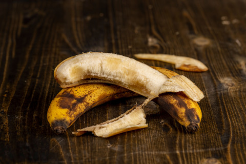Rahasia Simpan Pisang 1 Bulan Tetap Kuning & Segar (No Kulkas!)