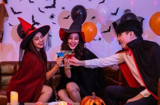 Mimpi Pakai Baju Penyihir Saat Halloween? Ini 5 Makna Rahasia yang Bisa Ubah Hidup Anda!