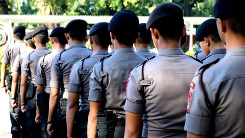 Polri Buka Suara: Fakta Mencengangkan Soal Radikalisme & LGBT di Internal Kepolisian!