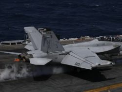 Misteri Dua Kecelakaan AS di Laut Cina Selatan: Super Hornet & Helikopter Jatuh dalam 30 Menit!