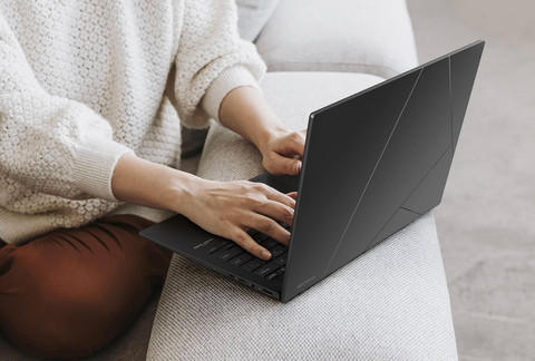 10 Laptop ASUS Terjangkau 2024: Spek Tinggi, Harga Bikin Ngiler!