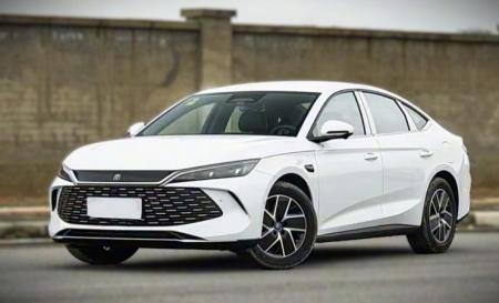 BYD Qin L DM-i Resmi Meluncur: 2100 KM dengan 1 Bensin? Harganya Bikin Melongo!