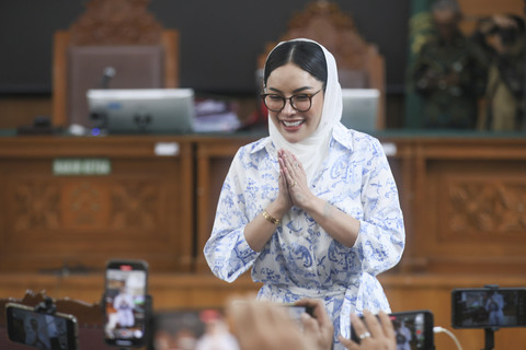 BREAKING: Nikita Mirzani Divonis 4 Tahun Penjara, Ternyata Ini yang Tak Terbukti!