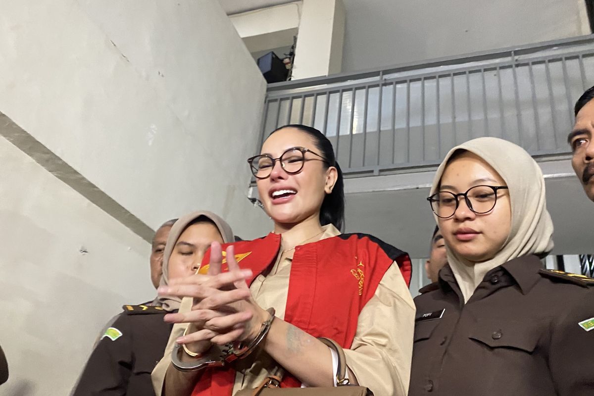 Vonis 11 Tahun Penjara untuk Nikita Mirzani: Sikap Happy-nya di Pengadilan Bikin Pangling