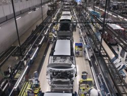 Rahasia Pabrik Daihatsu Kyoto: Produksi 230.000 Unit/Tahun dengan Takt Time Hanya 0,9 Menit!