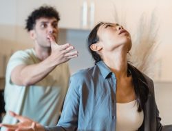 Arti Mimpi Bertengkar: 20+ Tafsir & Makna Psikologis yang Bikin Merinding!