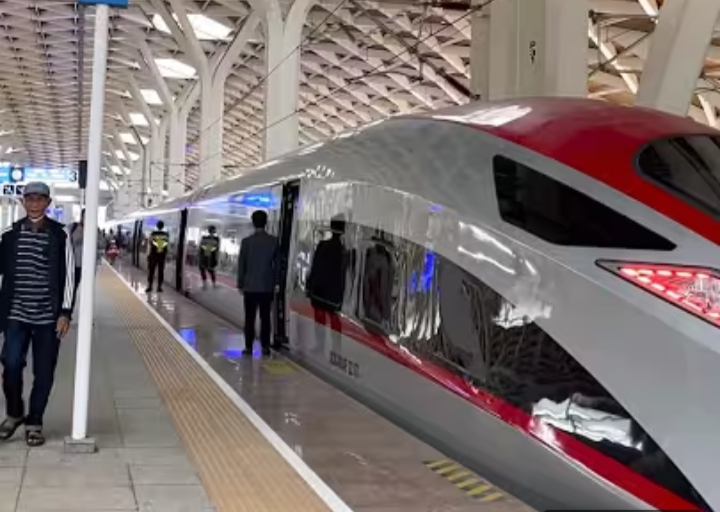 Misteri Whoosh: Kunci Pembongkar Ambisi Tiga Periode dan Skandal Jokowi Terungkap?