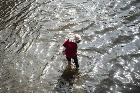 Hilang Diterjang Banjir! Pencarian 2 Anak di Pedurungan Semarang Masih Berlangsung