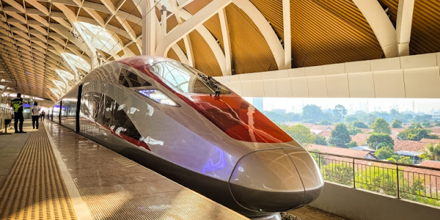 Dibongkar Ubedilah: Pola Rahasia Proyek Whoosh yang Buka Ruang Korupsi?