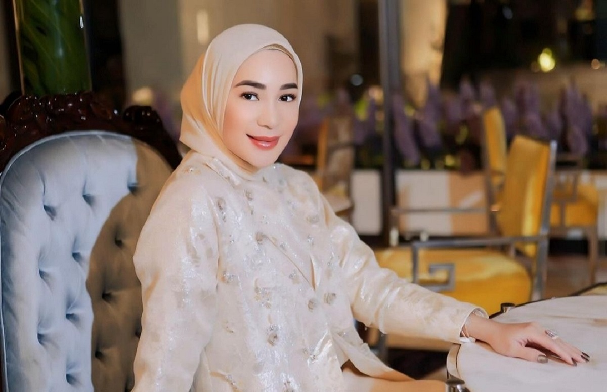 Erin Wartia Umroh untuk Tenangkan Hati, Sidang Cerai Andre Taulany Tetap Lanjut: Tidak Juga Lega