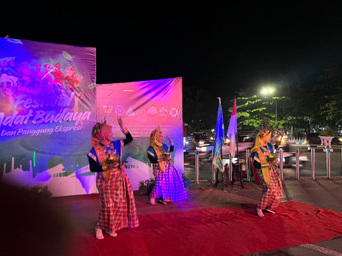 Meriahkan HUT ke-254, Festival Budaya Pontianak Pukau Pengunjung di Taman Digulis!