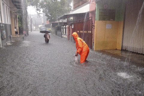 35 RT Terendam! Ini Titik Banjir Jakarta Selatan Akibat Hujan Lebat