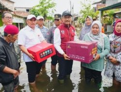Mensos Tinjau Banjir Semarang: Bantuan Langsung Hingga Rp 15 Juta untuk Korban!