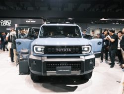 Toyota Land Cruiser FJ Resmi Debut! Siap Guncang Indonesia dengan Harga Terjangkau?