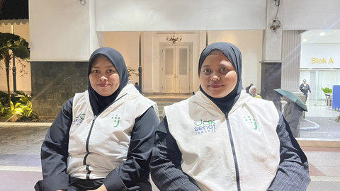 Mereka Turun ke Jalan: Kisah Tak Terduga Pasukan Putih Jakarta yang Menyentuh Hati