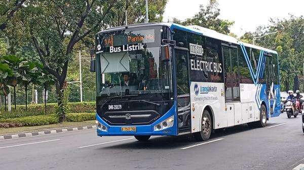 Naik Berapa? Bocoran Tarif Baru Transjakarta & Janji Pramono Anung Buat Warga!