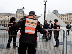 Misteri Pencurian Rp 1,5 Triliun di Louvre: Tersangka Ditangkap, Harta Karun Masih Hilang!