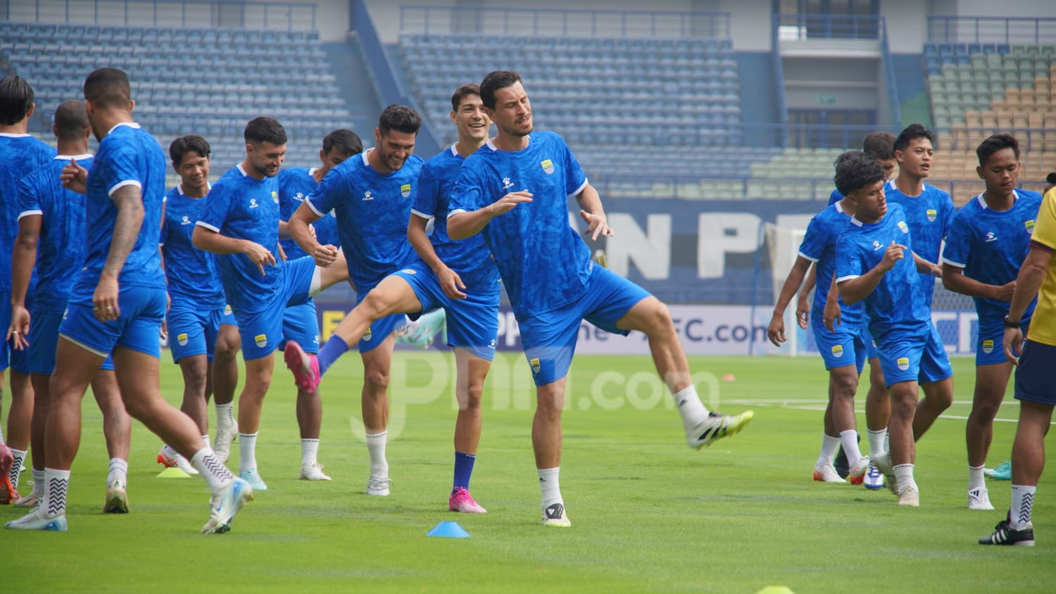 Persib Bawa Senjata Rahasia Lawan Bali United: Semua Pemain Fit, Andrew Jung Siap Guncang Dipta!