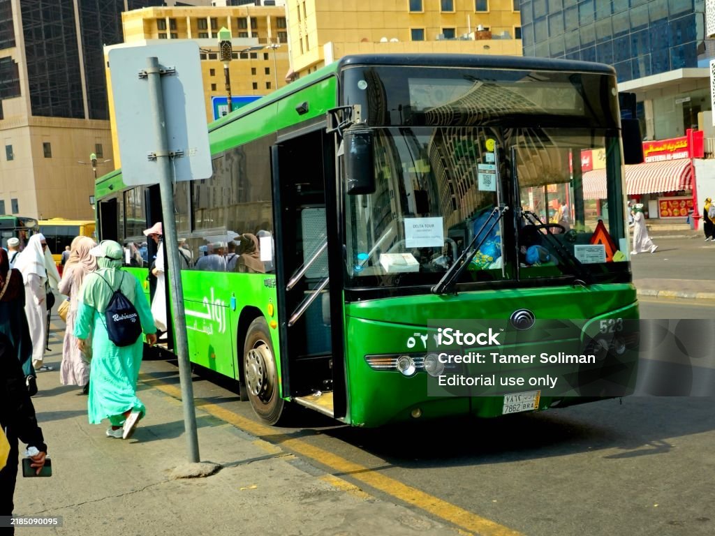 Gelapnya Realita Jadi Supir Bus Saudi: Gaji Ternyata Bergantung Baksis, Tilangan Bisa Ratusan Juta!