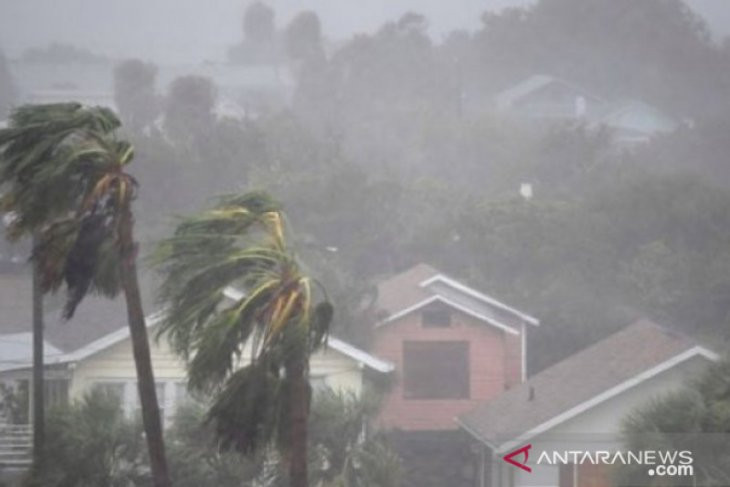 Waspada! BMKG Peringatkan Hujan Lebat & Angin Kencang Serang 25 Wilayah di Jawa Tengah, Ini Daftarnya!
