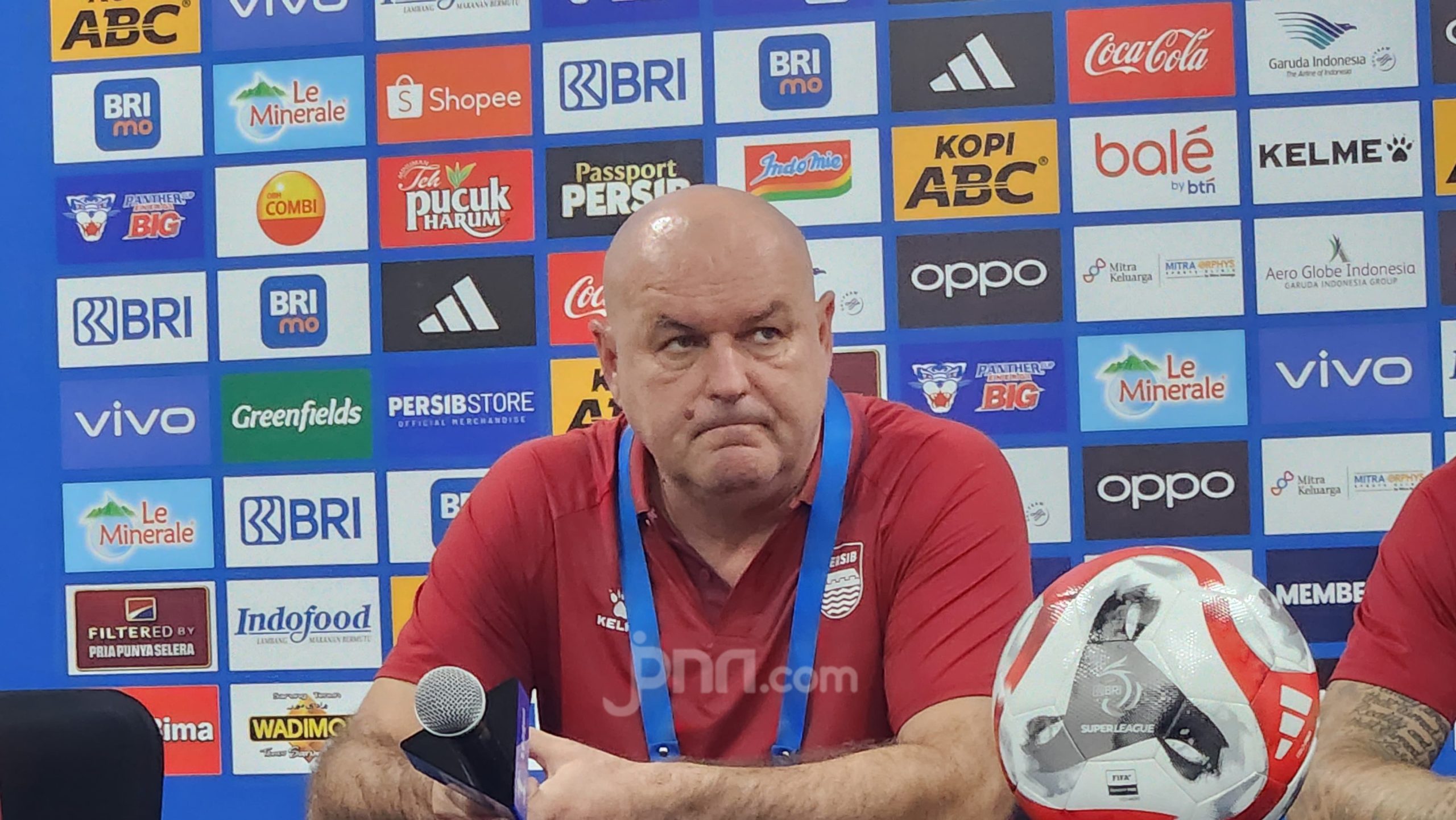 Bojan Hodak Vs Pelatih Jerman: Siapa Paling Cocok Gantikan Posisi Strategis Timnas Indonesia?