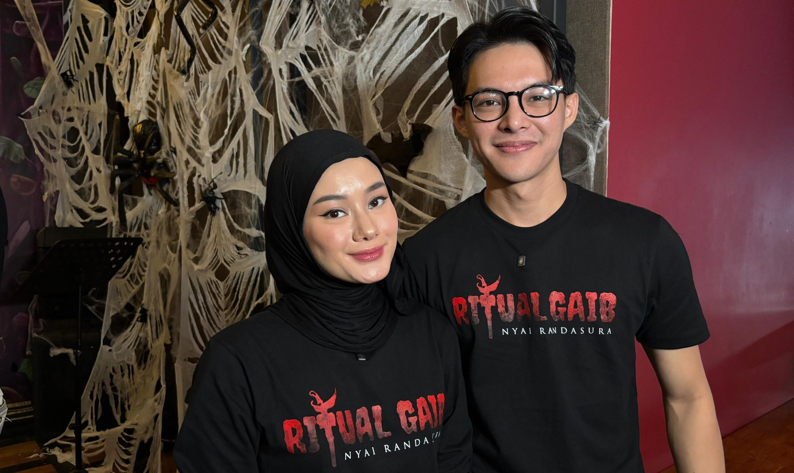 Dinda Hauw & Rey Mbayang Buka Suara: Pengalaman Horor Pertama di Film Ritual Gaib Bikin Sampai Gemetaran!