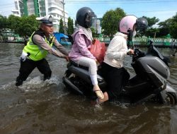 Waspada! Banjir 90 CM Masih Rendam Jalur Pantura Semarang-Demak, Ini Jalur Alternatifnya