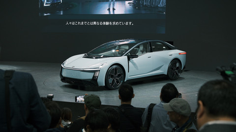 Toyota Bakar Asia dengan Strategi Rahasia 30 by 30: Siap Luncurkan 10+ Mobil Listrik Baru!