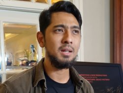 Arya Saloka Belajar Iqro dari Nol, Transformasi Drastis untuk Peran Ustaz di Film Munafik!