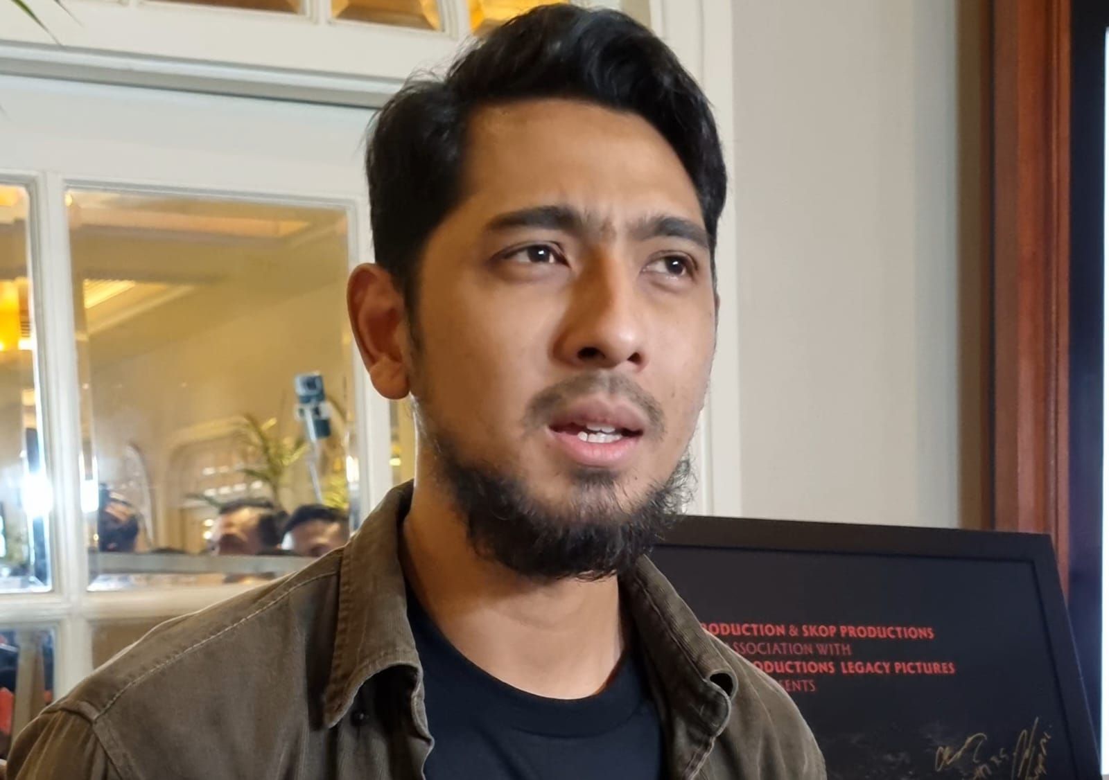 Arya Saloka Belajar Iqro dari Nol, Transformasi Drastis untuk Peran Ustaz di Film Munafik!