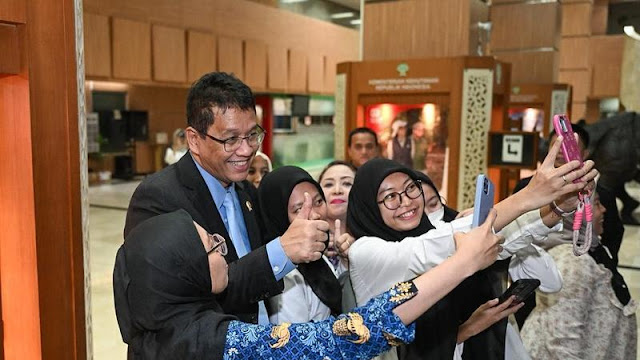 Tolak Tawaran PAN, Ini Alasan Menkeu Purbaya Tegas Tidak Tertarik Politik Meski Elektabilitasnya Melonjak!