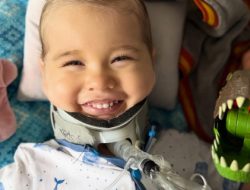 Kepala Terlepas dari Tulang Belakang, Ini Kisah Ajaib Oliver yang Kini Bisa Tertawa Lagi