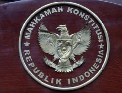 MK Tolak Usia Pemuda 40 Tahun: Ini Alasan yang Bikin Kontroversial!